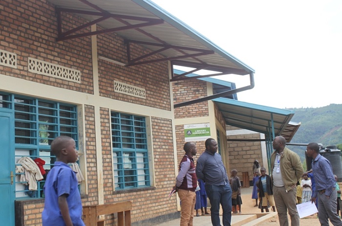 Abagenzuzi boherejwe na Minisiteri y'Uburezi mu Karere ka Nyamagabe mu gikorwa cyo kugenzura ibijyanye n'imyigishirize