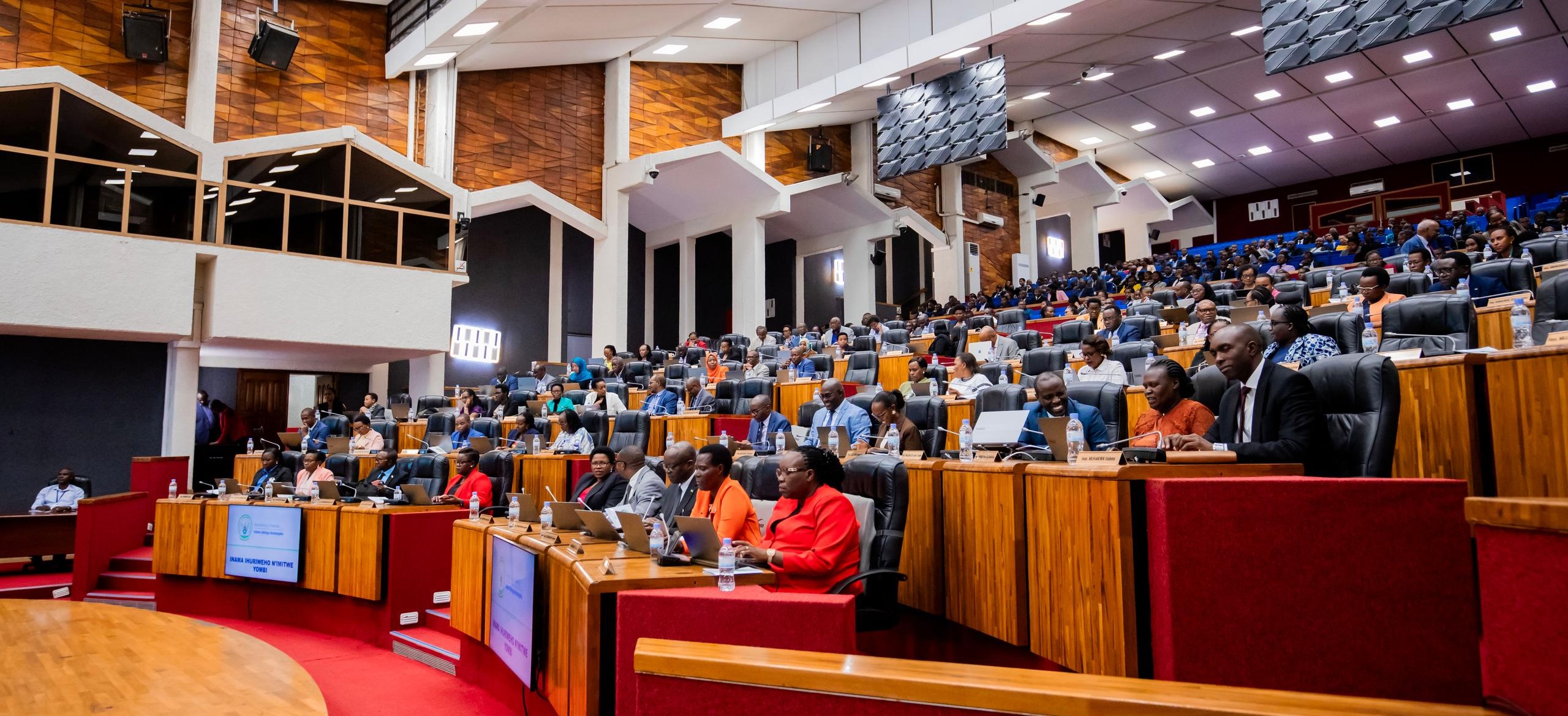 Abadepite banenze imishinga yo kuhira yatwaye akayabo idakora neza