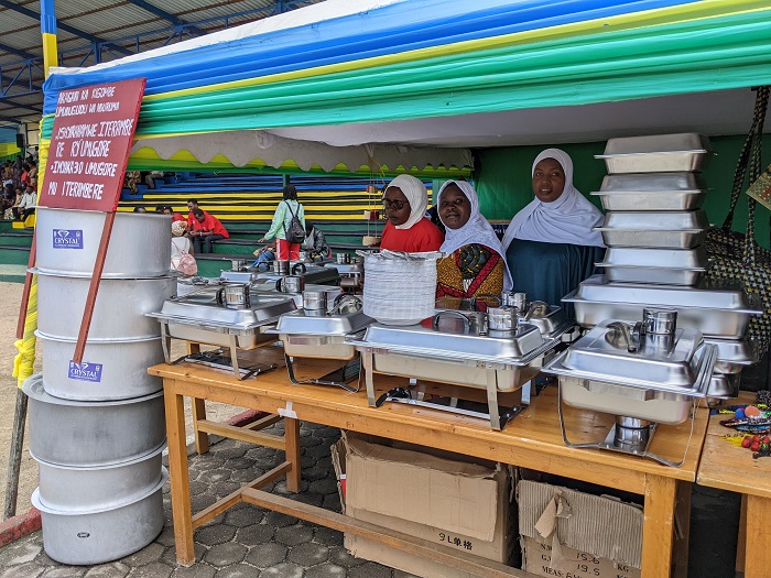 Umushinga wo gutekera abantu benshi bateganya kuwagura bakagera no ku rwego rwo kwigurira amahema yakirirwamo ibirori