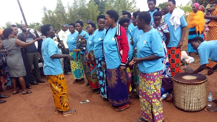 abagore bitabiriye kwizihiza umunsi mpuzamahanga wo konsa.