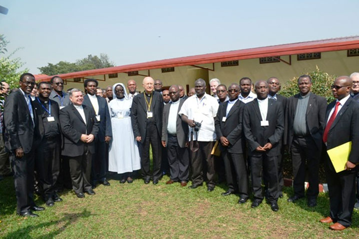 Abahagarariye amashuri yigisha itangazamakuru muri Afrika, n'Inzobere ziturutse i Burayi bitabiriye inama yabahurije mu Rwanda.