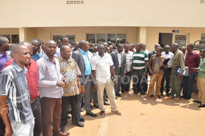 Abahagarariye amashuri yigisha amategeko y'umuhanda baturutse mu Rwanda hose basobanurirwa uko bazajya bandikisha abanyeshuri babo.