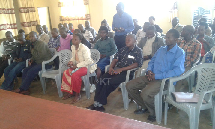 Abahinzi bavuga ko bategereje ishwagara amaso agahera mu kirere