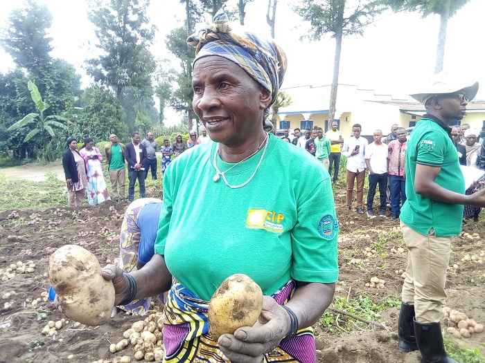 Abahinzi bishimiye iyi mbuto nshya y