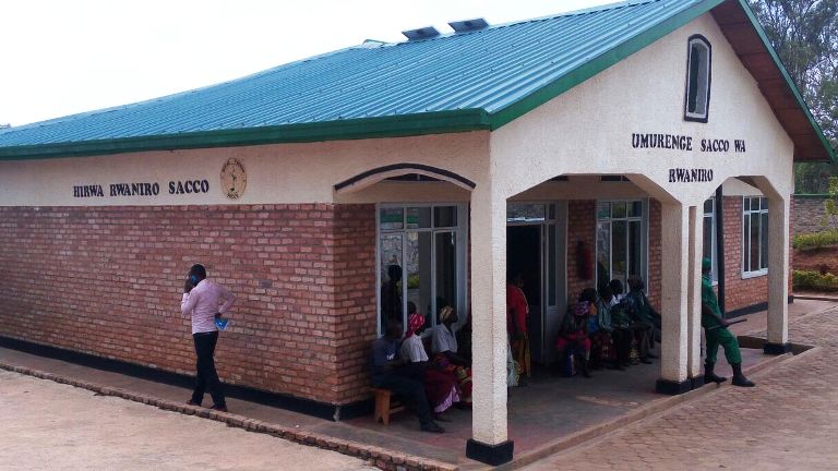 Abajura bari bagiye kwiba iyi SACCO abashinzwe umutekano barasa umwe