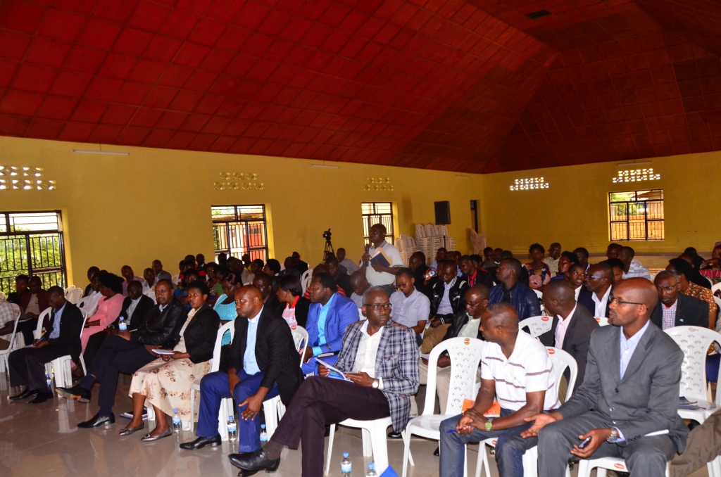 Abajyanama b'akarere hamwe n'abafatanyabikorwa batanga ibitekerezo