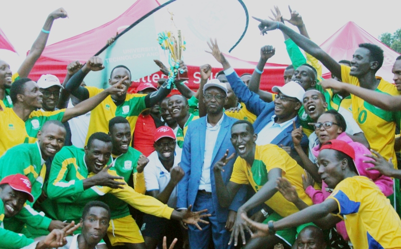 UTB VC yishimira igikombe yegukanye umwaka ushize