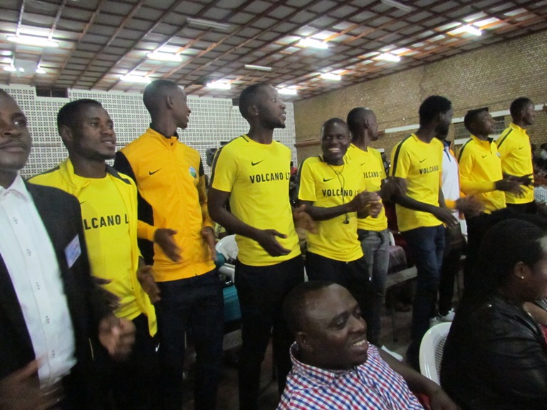 Abakinnyi ba Mukura batangiye kuryoherwa n'indirimbo ikipe yabo yahimbiwe