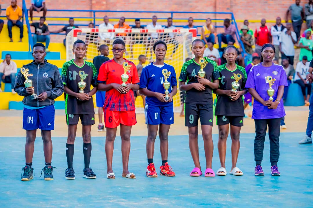 Abakinnyi barindwi mu bakobwa bitwaye neza