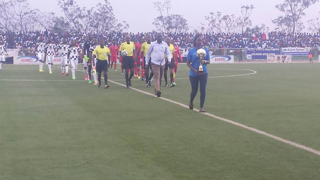 Ubwo igikombe kinjizwaga mu kibuga