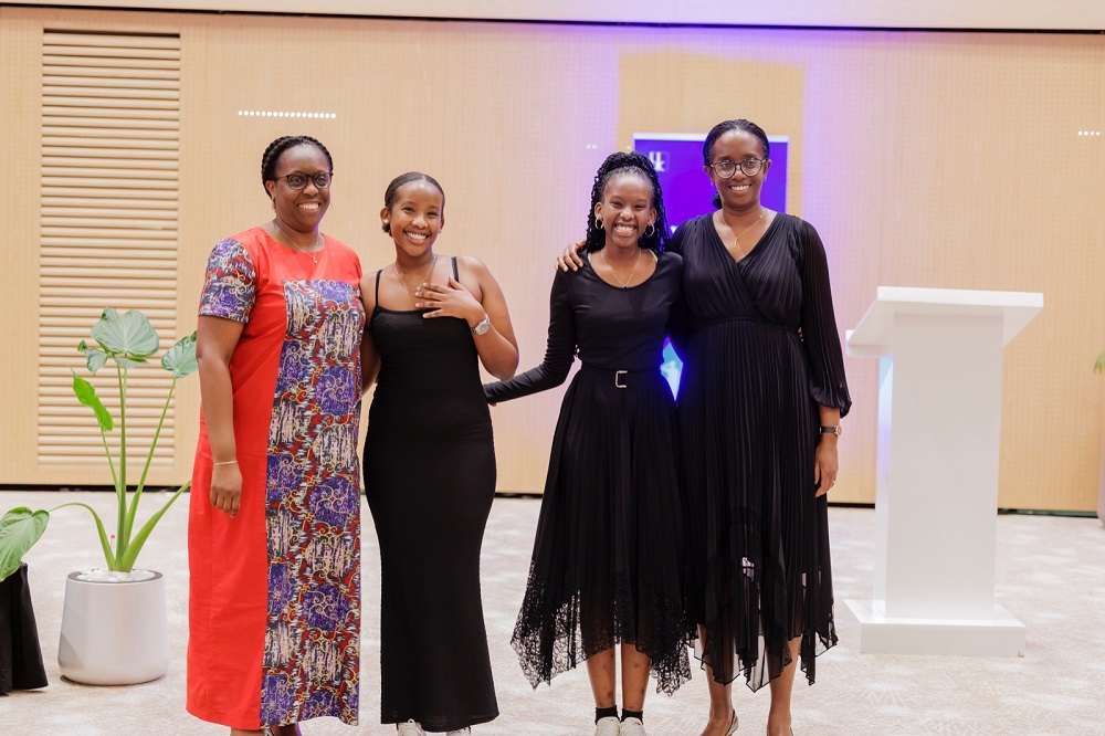 Abayobozi ba BK bashimiye abakiriya b'iyo Banki