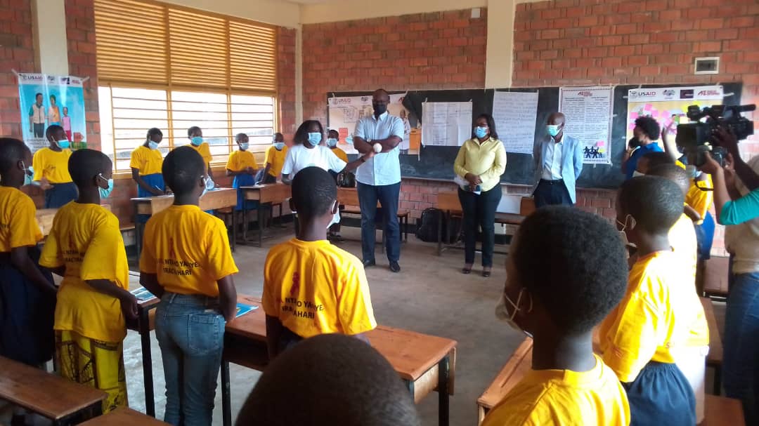 Abangavu bo muri GS Kimironko II barimo kubwira Ubuyobozi bw'Umujyi wa Kigali ko bamenye kwirinda inda zidateganyijwe