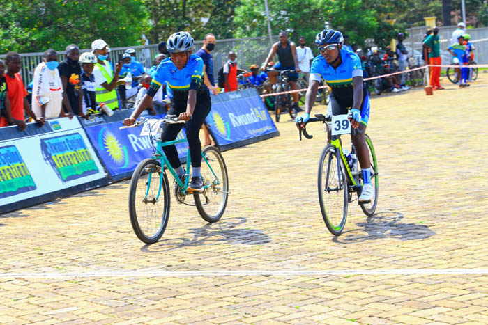 Abakobwa ba Bugesera Cycling Team bari mu bitwaye neza muri iri rushanwa