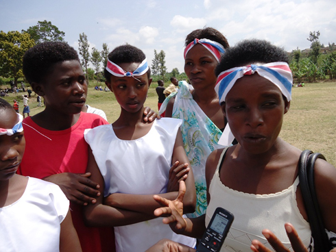 Nyiransengiyumva Maria ati: “Ubu umu mama wese asigaye yifitiye agafaranga ke nta kibazo”.