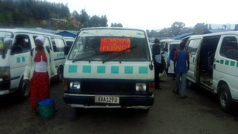 Abakoresha umuhanda Musanze-Cyanika barasaba kurenganurwa bakajya basubizwa igiceri cya 20RWf