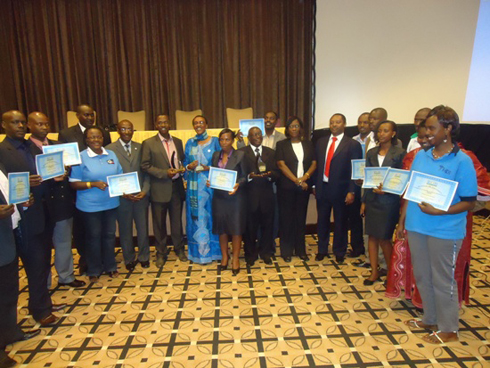 Abakoze imishinga bose bahawe igihamya ko bayitabiriye (certificates).