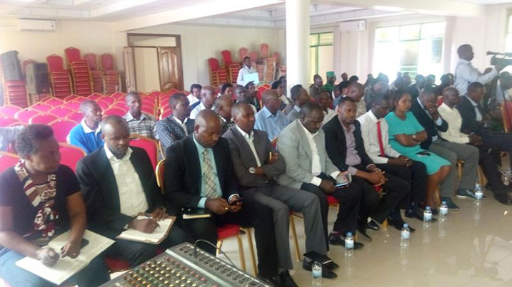 Abakozi basabwe gushyira imbaraga zidasanzwe mu kazi mu gihe cy'inzibacyuho.