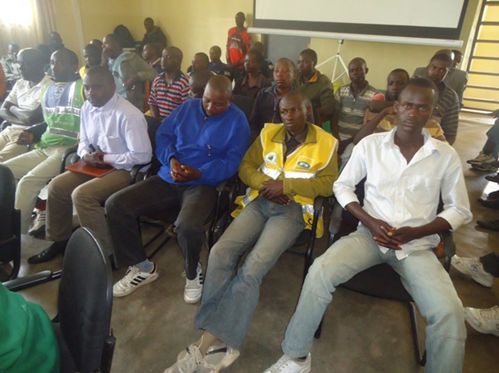 Abamotari n'abashoferi basabwe kugira amakenga y'abantu batwara.