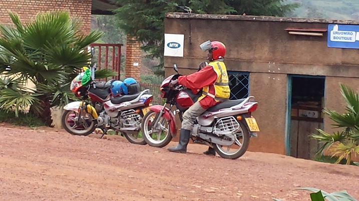 Abamotari nabo bagurira lisansi kuri za butike zisanzwe