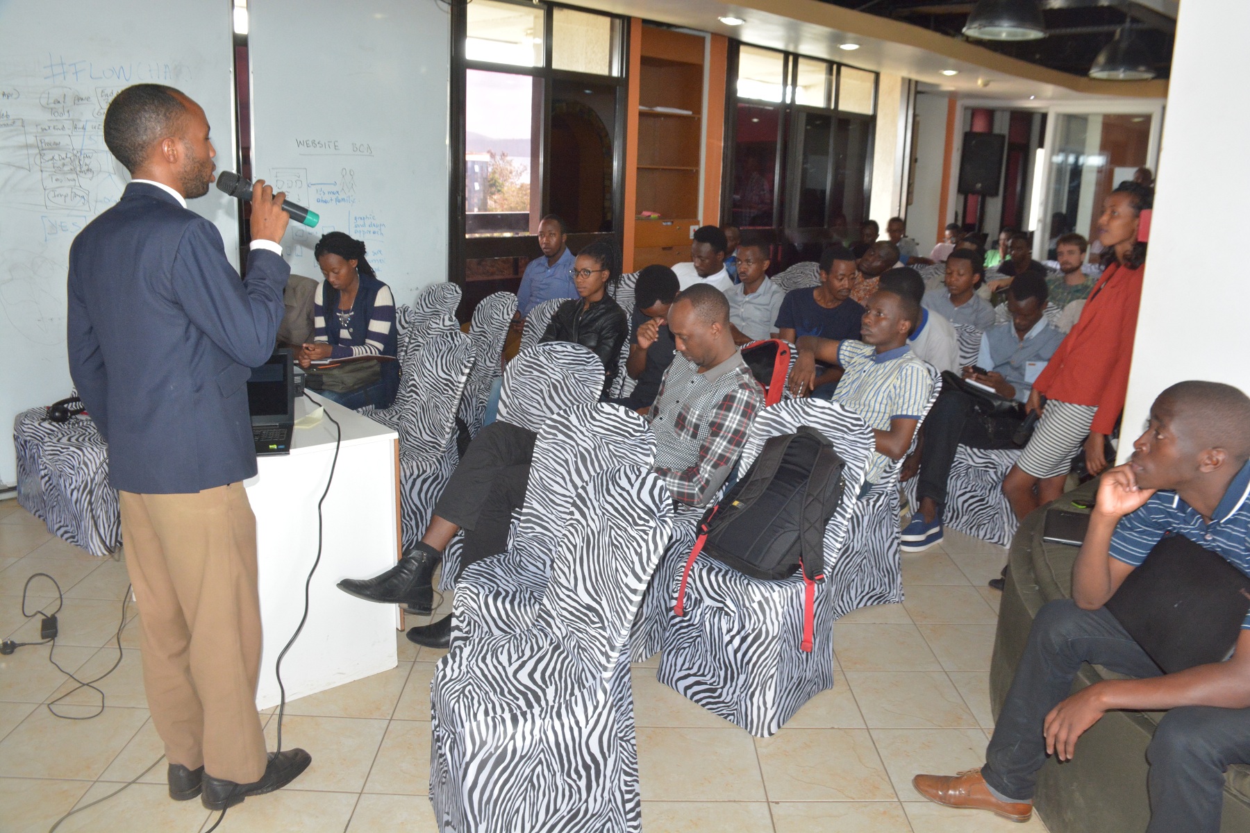 Abamukurikiraga bari i Kigali batangajwe n'ubuhanga bumuranga