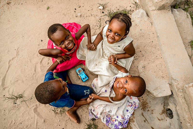 umukino witwa 'Kanjenje Kanjogera' utuma abana basabana