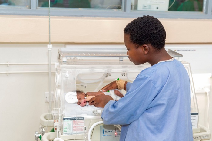 Umwana wavutse adashyitse abanza gushyirwa mu byuma bitanga ubushyuhe