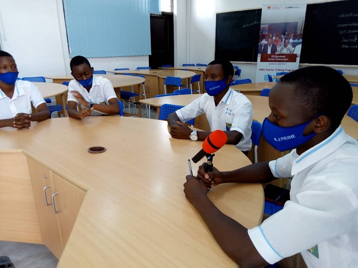 Abana baganirira hamwe uko bakemura ibibazo mu midugudu yabo