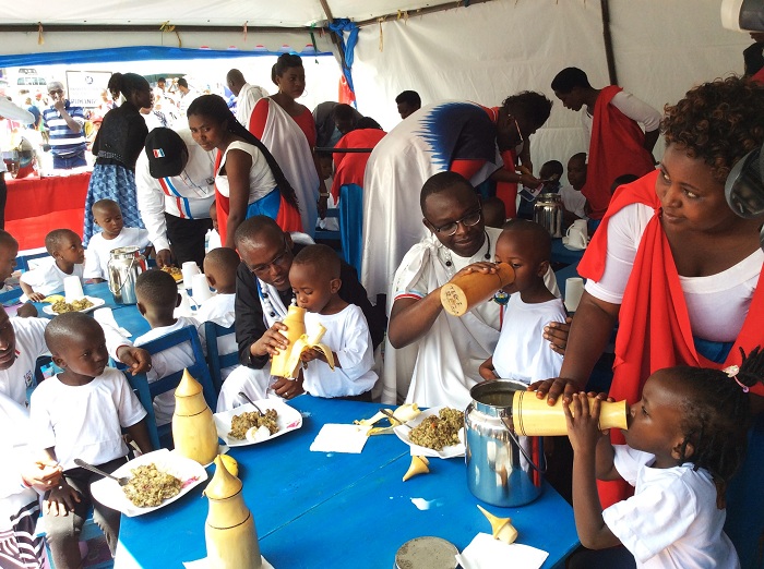 Kugaburira abana ku mashuri ni kimwe mu bituma uburezi butera imbere