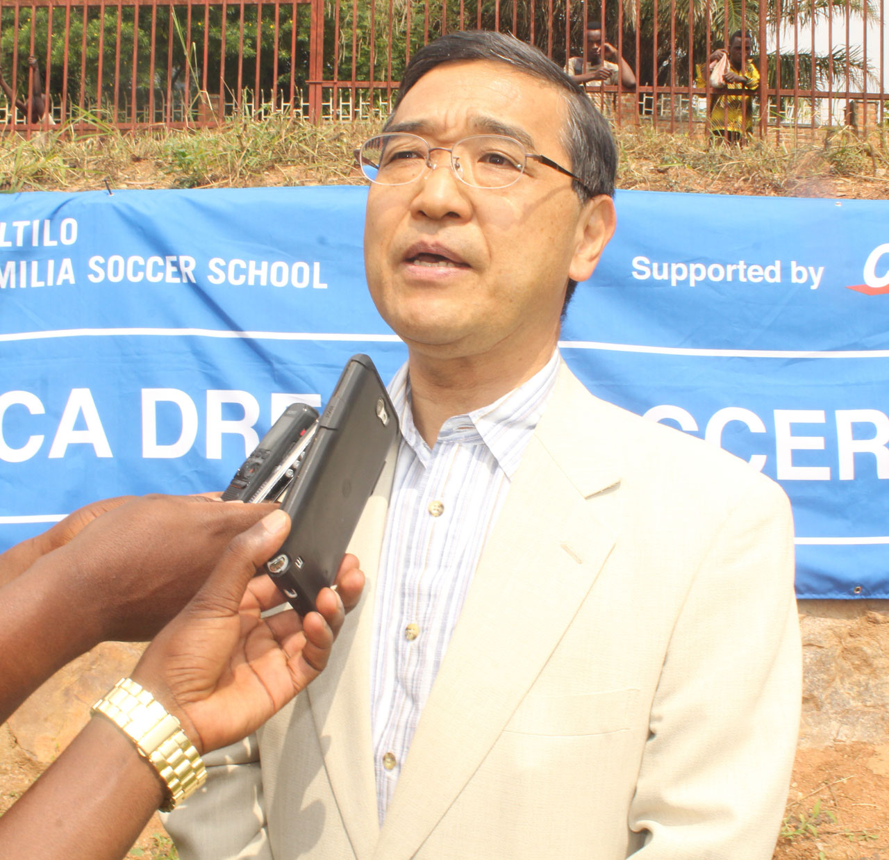 Ambasaderi w'Ubuyapani mu Rwanda, Takayuki Miyashita ngo azagerageza kuzana Keisuke Honda mu Rwanda