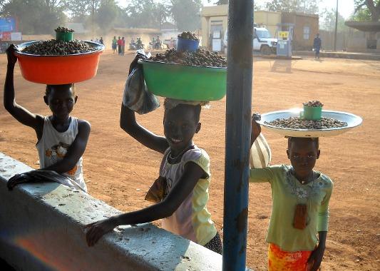 Abana barasaba ko batakomeza gukoreshwa imirimo ivunanye.