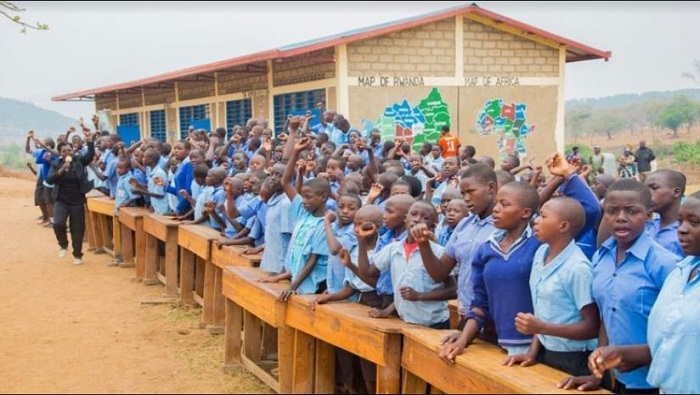 Abana bari barataye ishuri baragenda barigarukamo