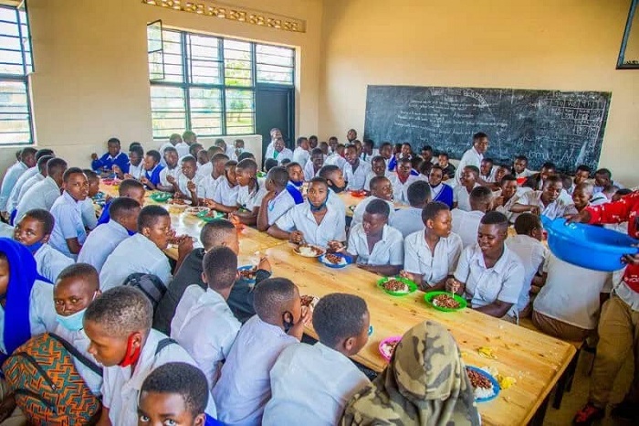 Ifunguro kandi ryiza ryatumye abana bitabira ishuri