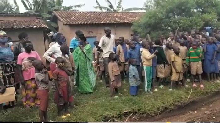 Aho abana banyura mu nzira uhasanga abandi batagiye ku mashuri