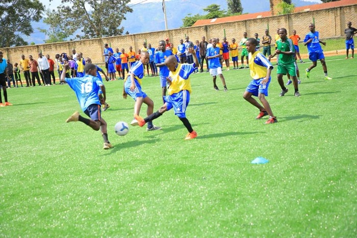 Ubu ibyiciro birebwaho ni hagati y'imyaka 6 na 13