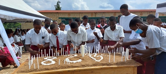 Bacana urumuri rw'icyizere cy'uko Jenoside itazongera ukundi