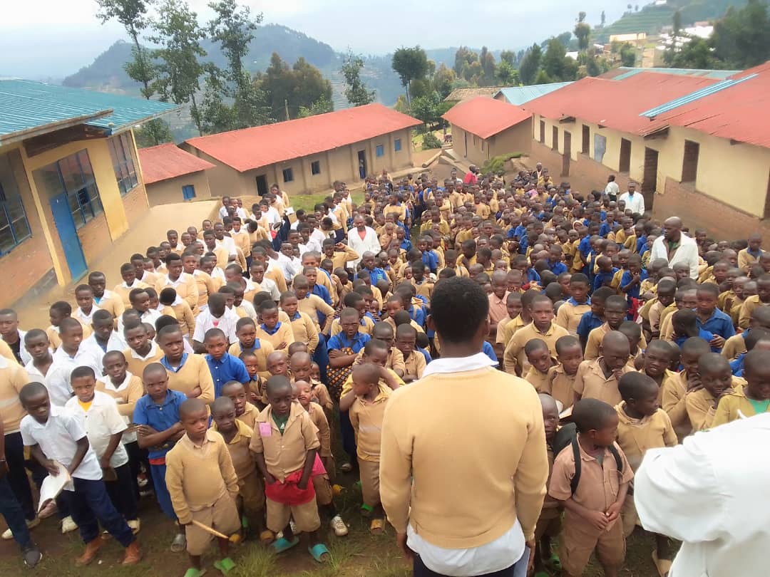 Abana bahabwa ubutumwa bujyanye n'ikigero barimo