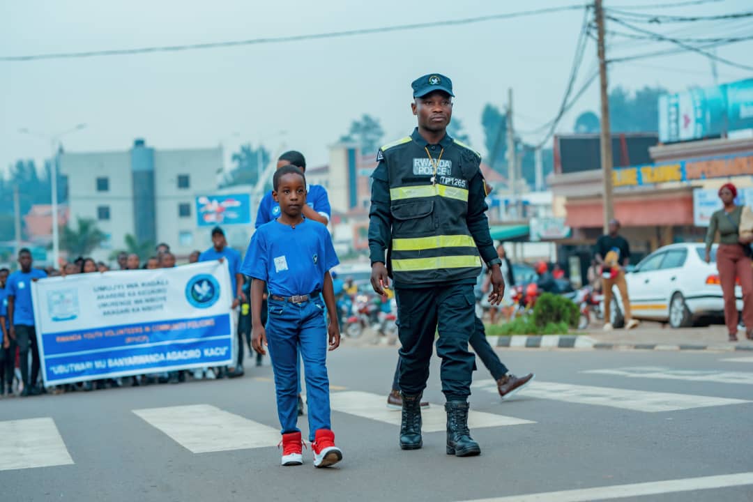 Abana baratozwa bakiri bato kuzaba Intwari