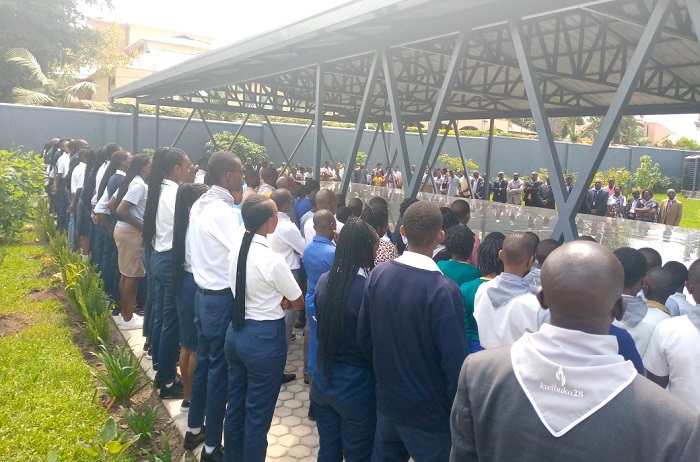 Aba banyeshuri biyemeje kugendera kure ikibi icyo ari cyo cyose