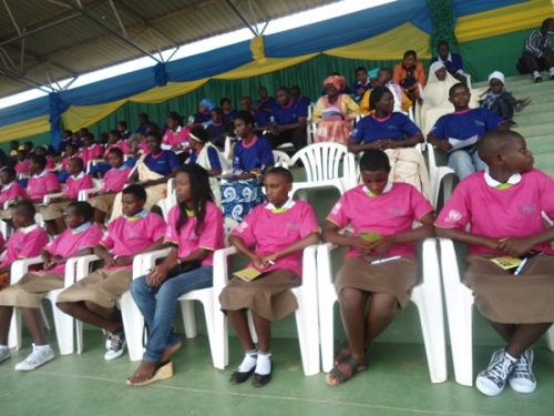 abana b'abakobwa bitwaye neza bahembwe.