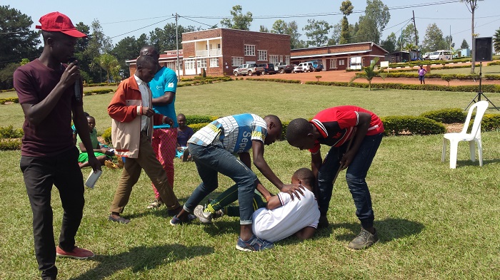 Abana mu dukino tubakangurira kwirinda inda zitateguwe
