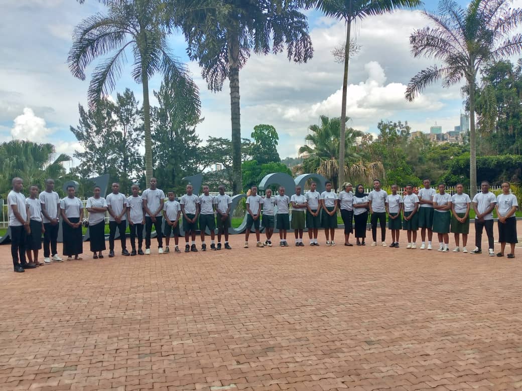 Babanje gusura urwibutso rwa Jenoside bajyanye urubyiruko