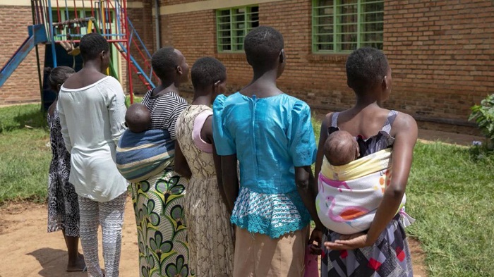 Barasaba abagabo kurekera aho gushuka abangavu kuko bahemukira igihugu