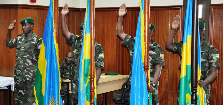 Abanditsi mu Rukiko rwa gisirikare barahira.