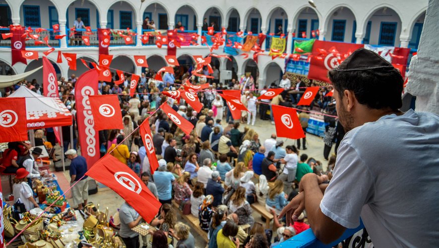 Harashwe mu bantu benshi bari bari imbere y