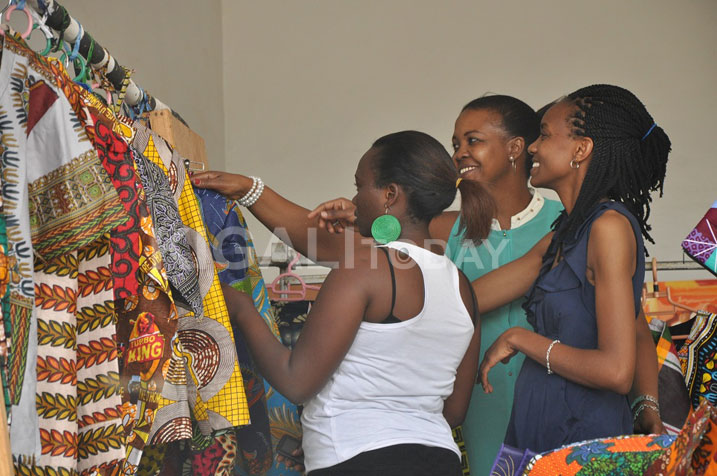 Ababyitabiriye banejejwe n'ubwiza bw'imideli y'Abanyarwanda.