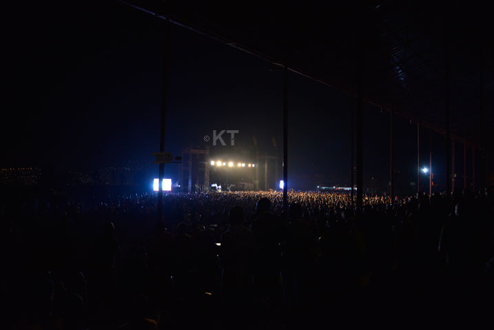 Abantu bari benshi cyane.