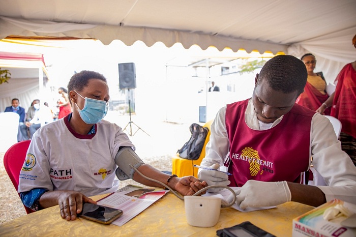 Abantu barashishikarizwa kugira umuco wo kujya bisuzumisha by'umwihariko indwara zitandura