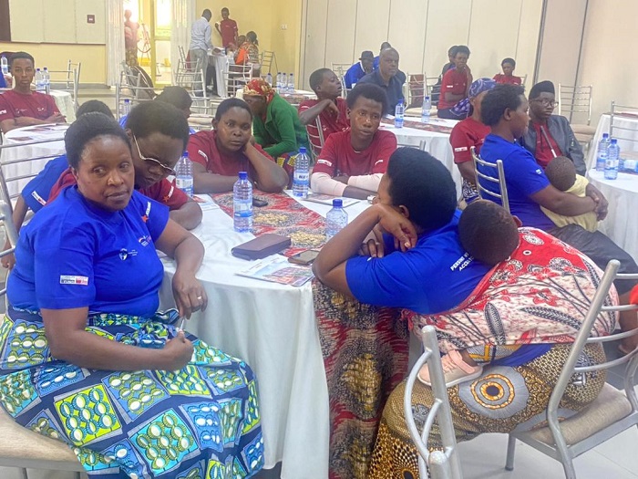 Basaba ko abana bafite ubumuga bukomatanyije bashakirwa amashuri