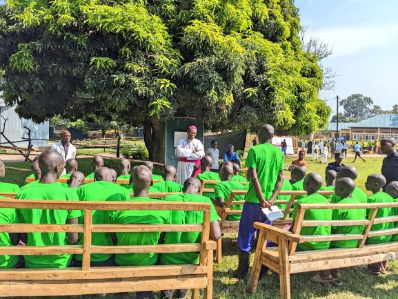 Bahawe inyigisho zibagorora