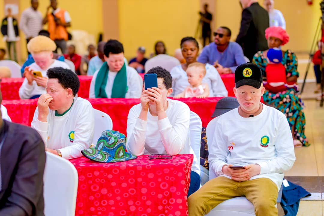 Abantu bafite ubumuga bw'uruhu barishimira ibyagezweho mu myaka 10